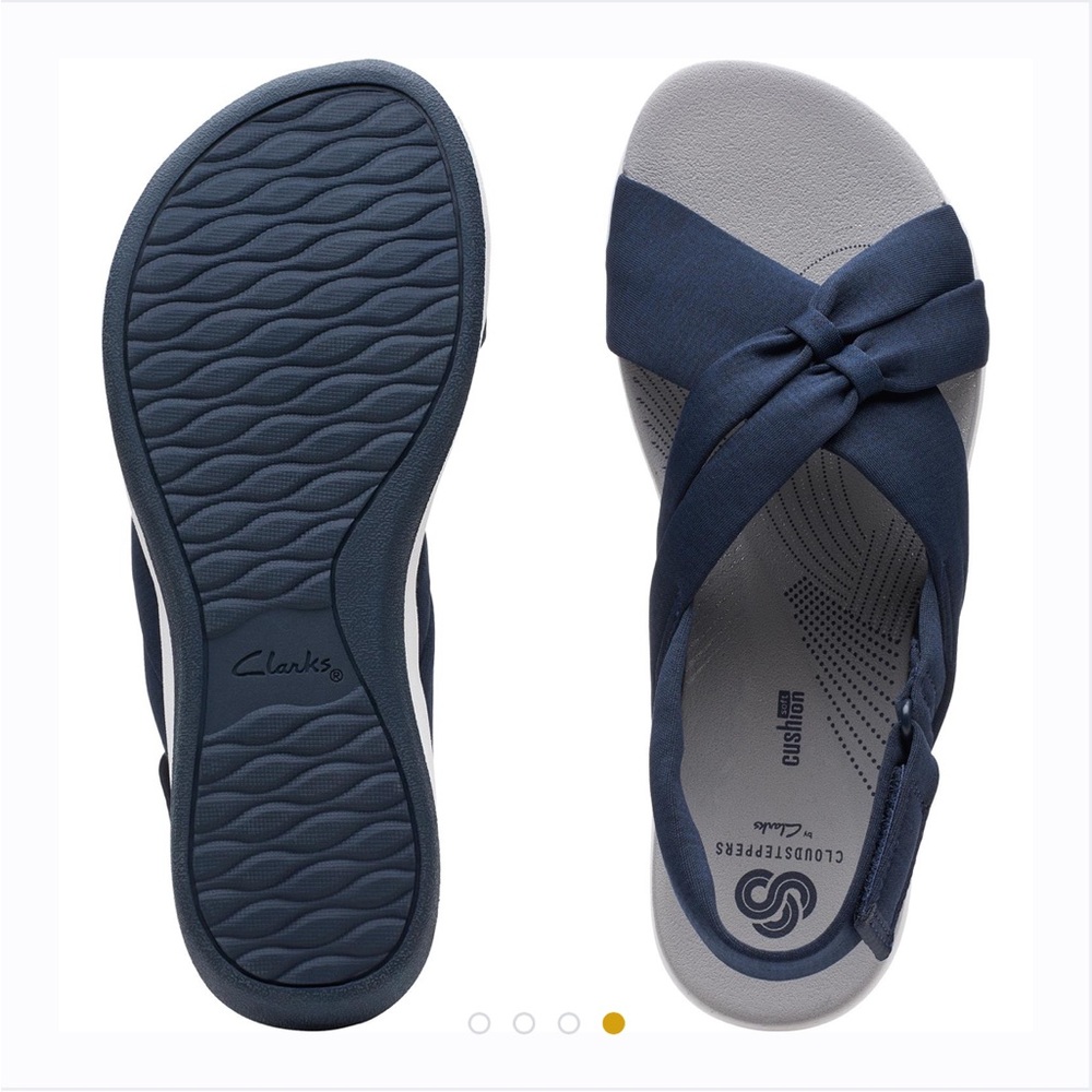 Women's Clarks Cloudsteppers Arla
Belle Navy Fabric